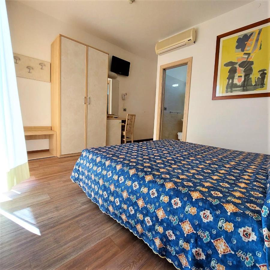 Hotel Ornella Lido di Jesolo Kültér fotó
