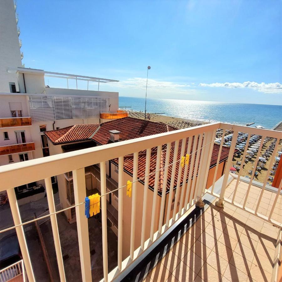 Hotel Ornella Lido di Jesolo Kültér fotó