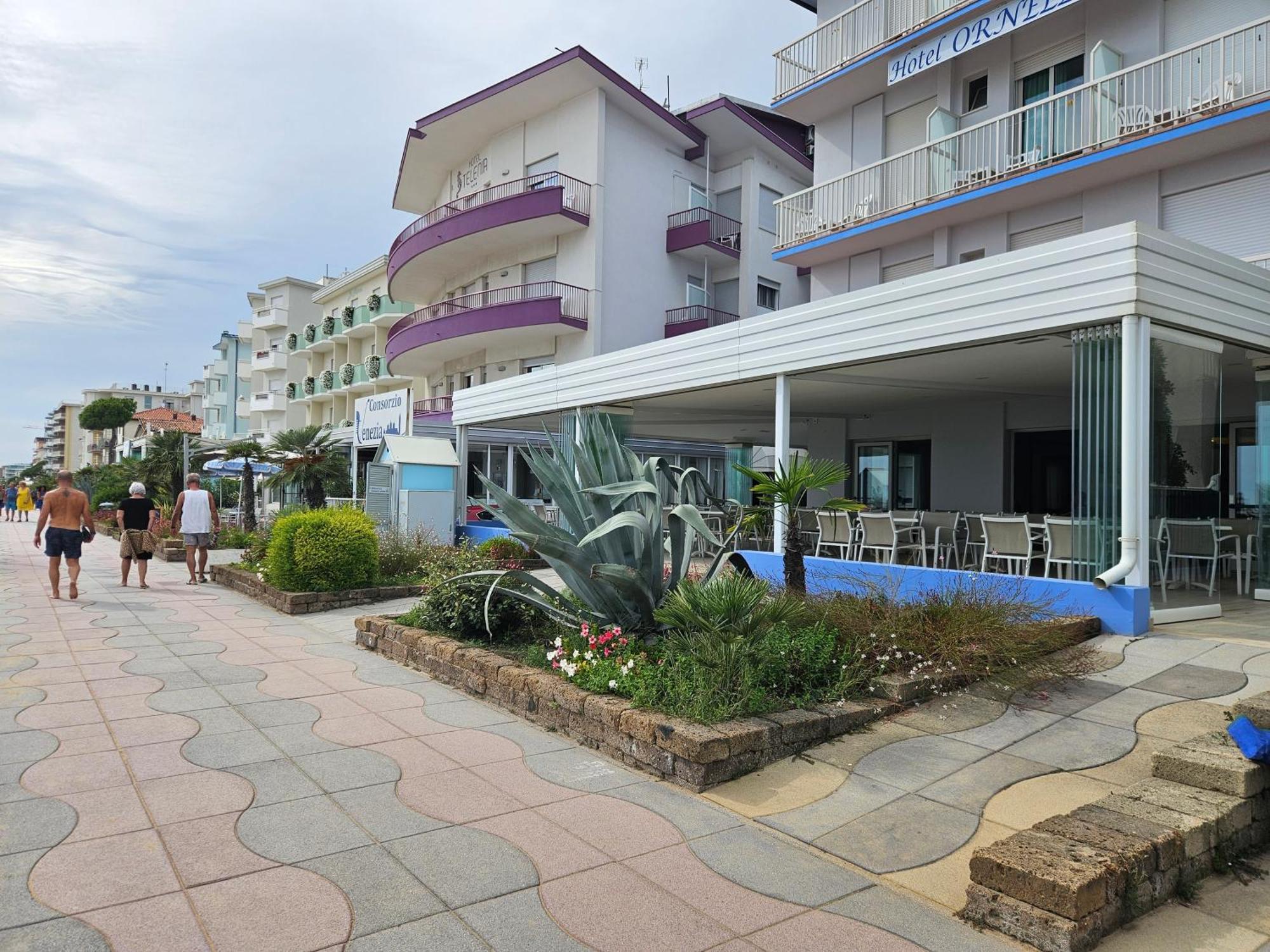 Hotel Ornella Lido di Jesolo Kültér fotó