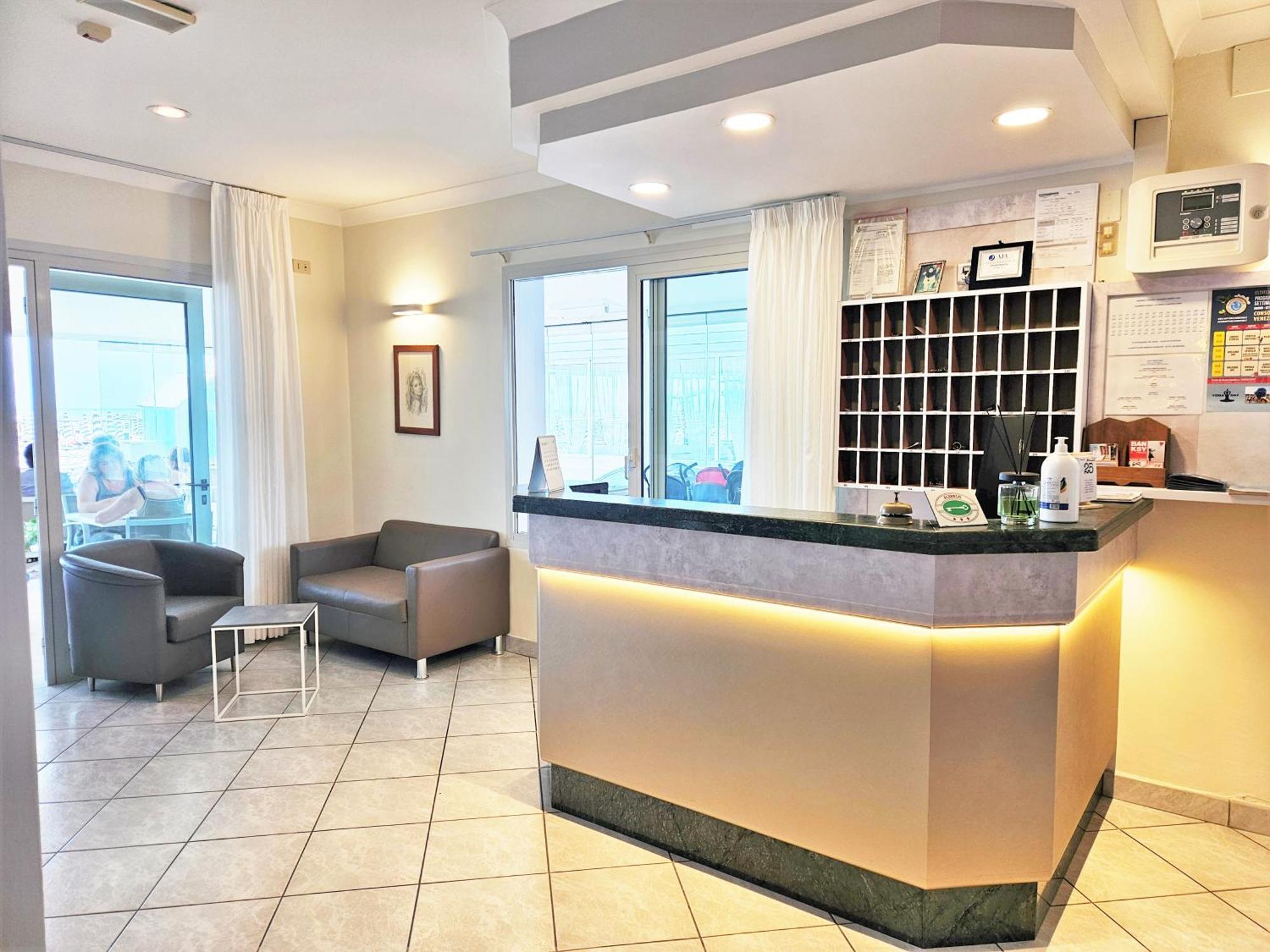 Hotel Ornella Lido di Jesolo Kültér fotó