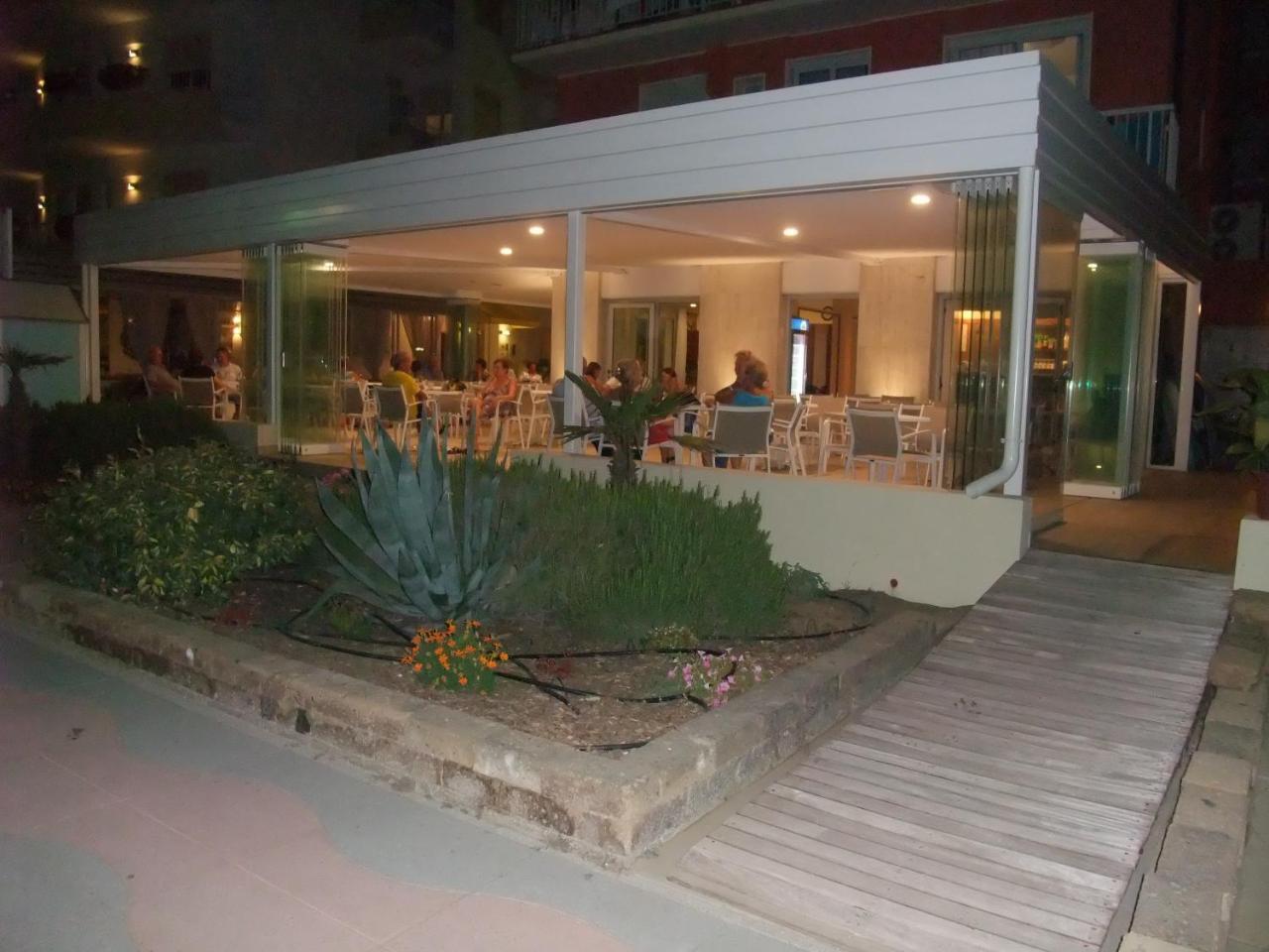 Hotel Ornella Lido di Jesolo Kültér fotó