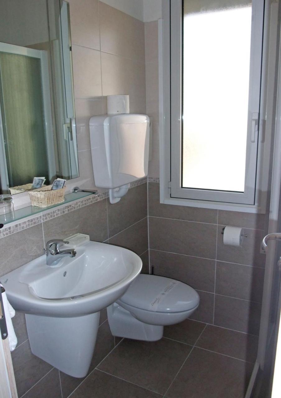 Hotel Ornella Lido di Jesolo Kültér fotó